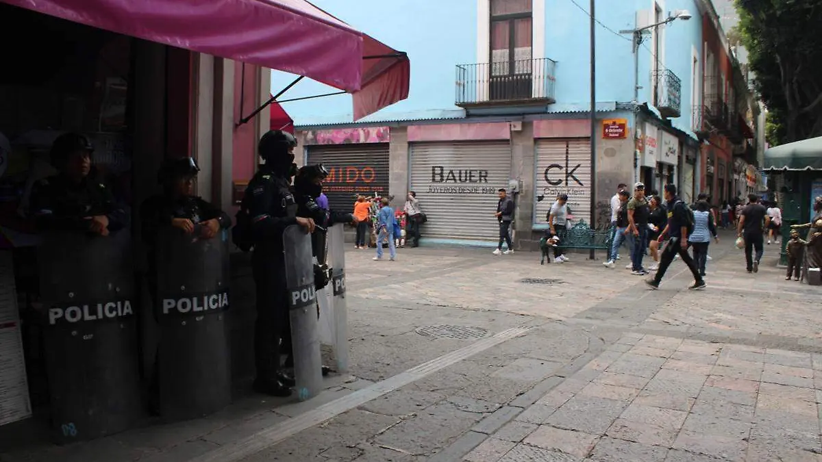 policias custodian calles del centro ante posible instalacion de ambulantes